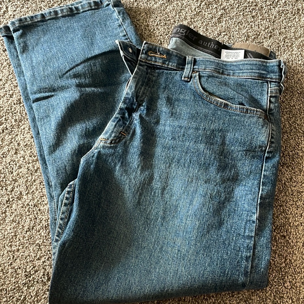 Wrangler authentica jeans 36x 30 good condition